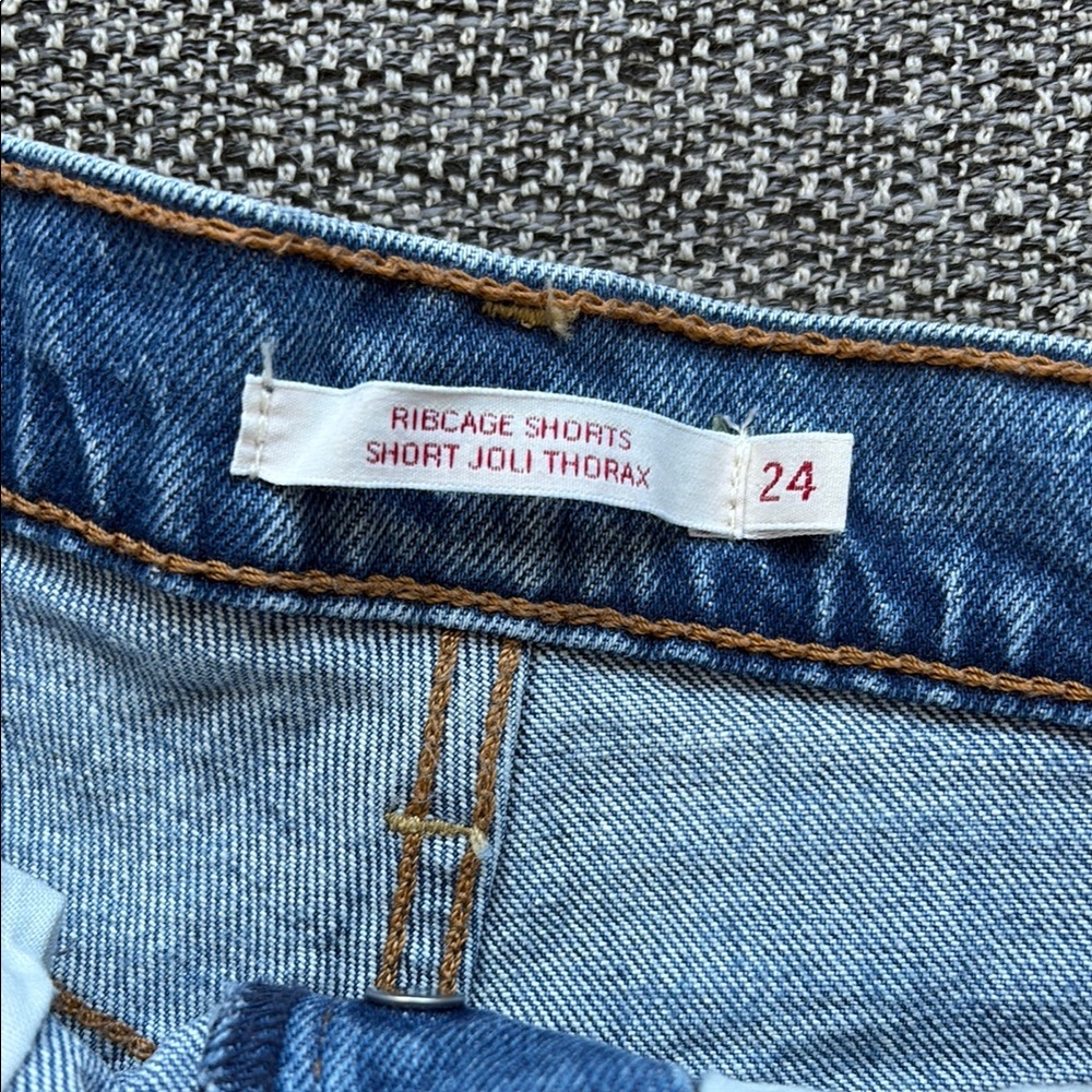 Levi Ribcage Denim Short - Picture 4 of 4